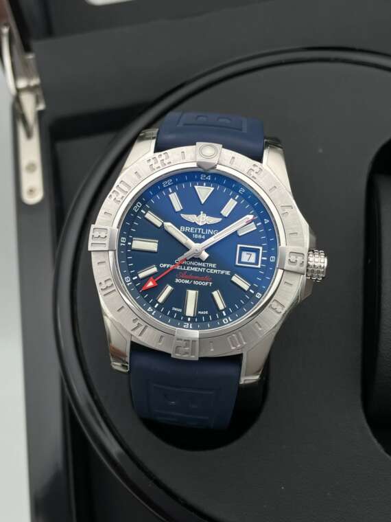 Breitling Avenger II GMT Automatic.